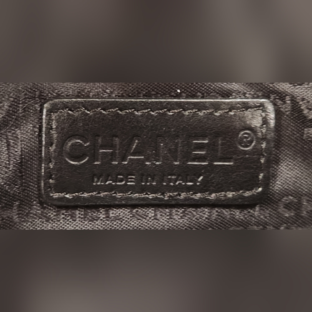 CHANEL Chocolate Bar Mini Boston - Picture 16 of 16